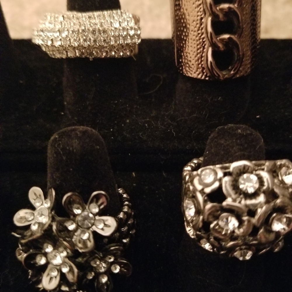 Elastic band rings , group of 4